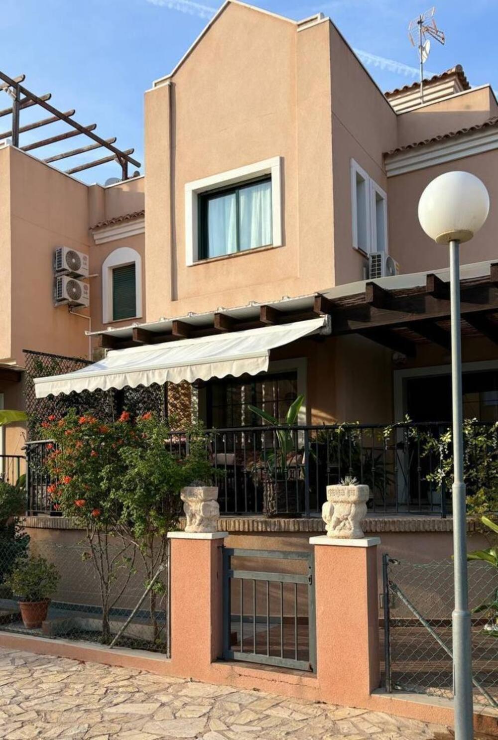 House Laguna Roja With Sun Terrace 또레비에하 외부 사진